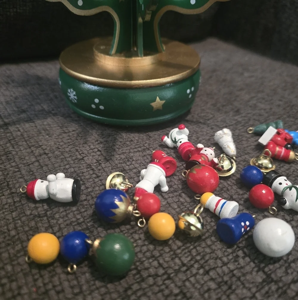 Kurt S. Adler | Vintage Christmas Tree with Tiny Ornaments